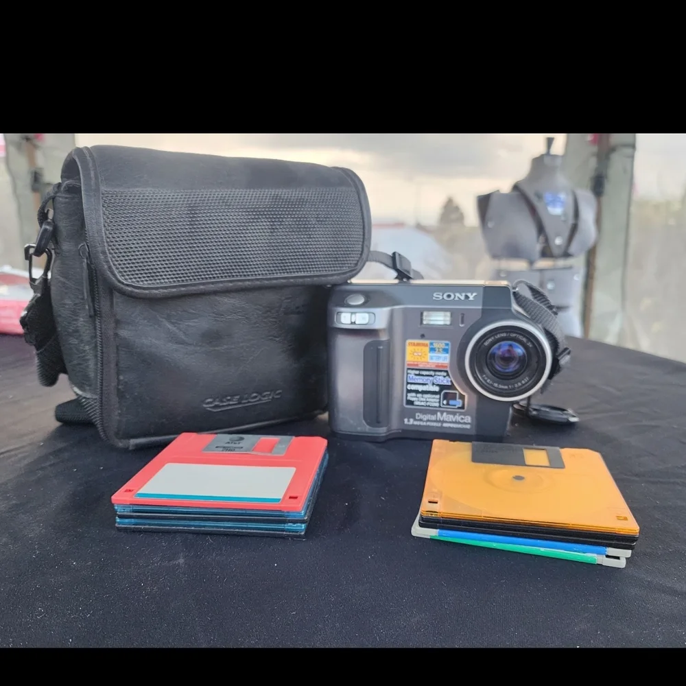 Sony Mavica MVC-FD85  FD Drive Digital Still Camera - Untested
